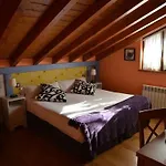 Guest house Alojamiento Bernabales 4*