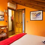 Guest house Alojamiento Bernabales 4*